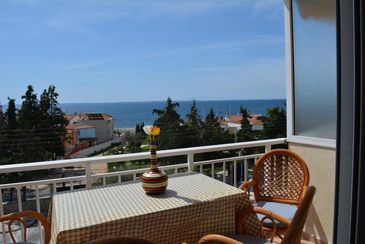 Panos Apartments Геракини Екстериор снимка
